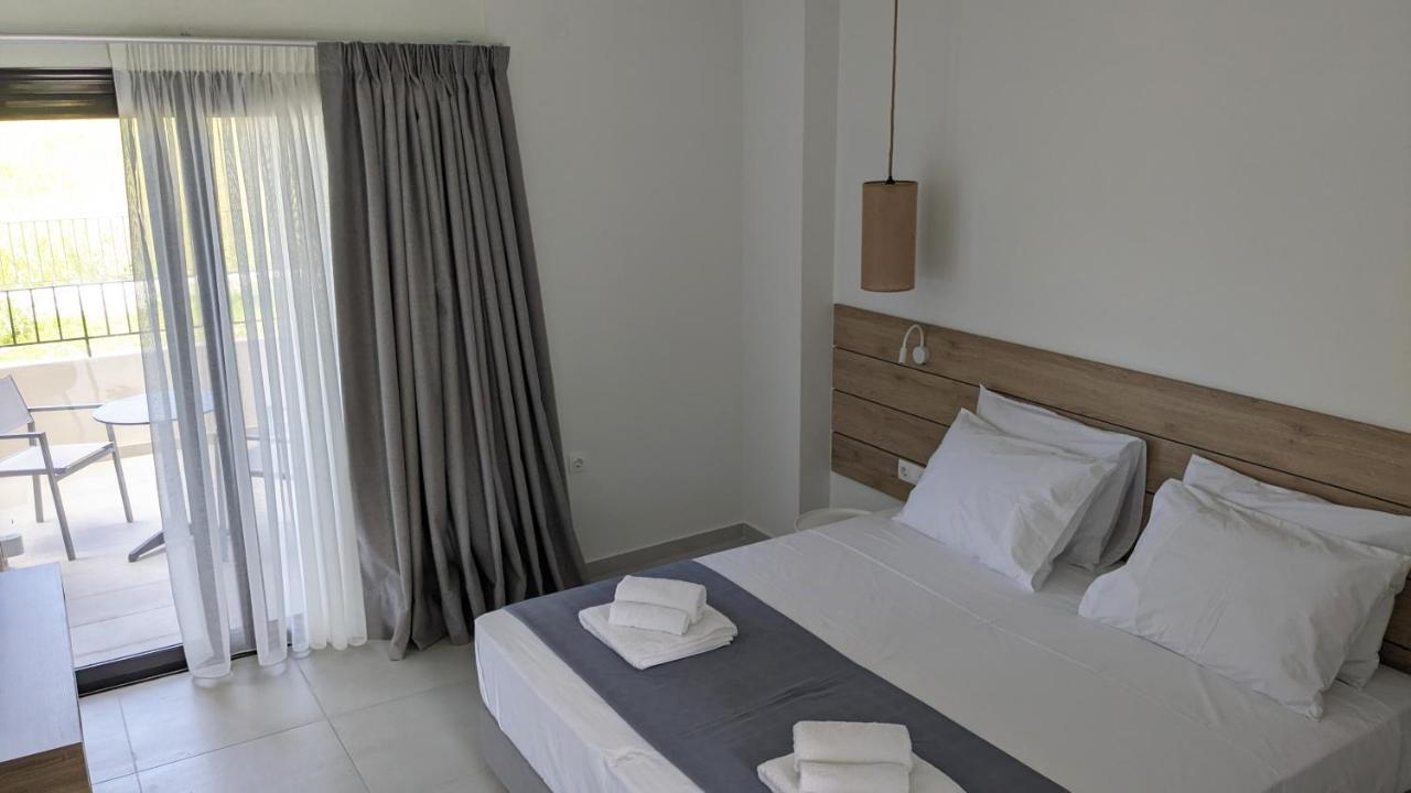 Costa Ionica - Mytikas Seaside Hotel חדר תמונה